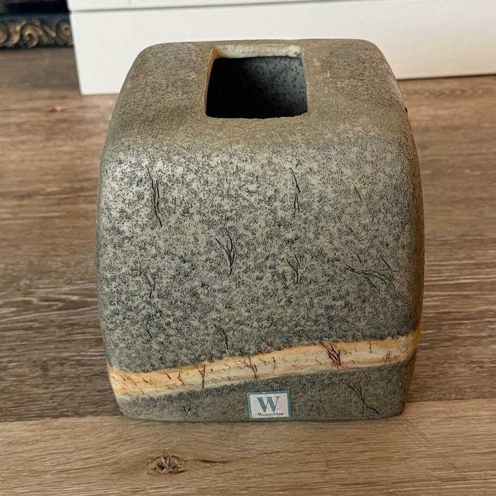 Wamsutta Vintage Y2K “Bedrock”, Tissue Box Cover, Resin Square, Natural Fossil.
